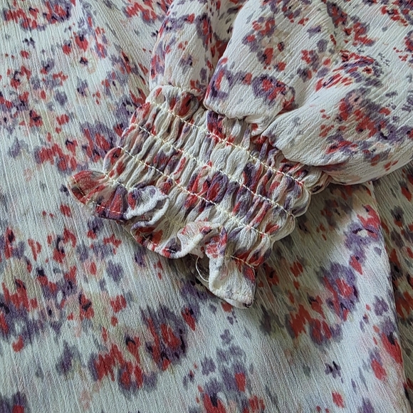 Violet & Claire Sheer Floral Top, Size Large - Picture 6 of 7